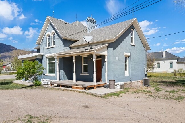Building Photo - 343 S State St