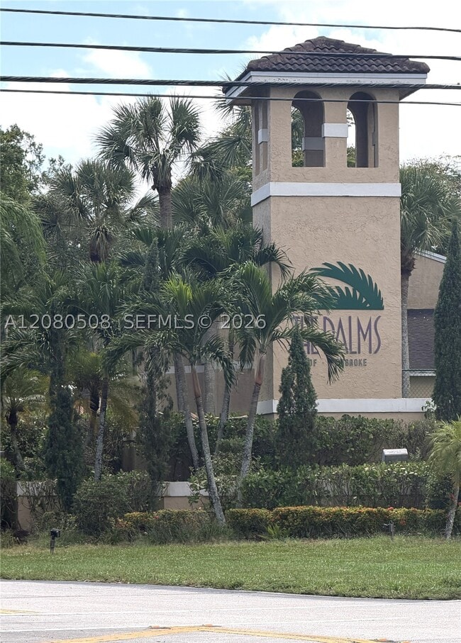 Building Photo - 351 Palm Way