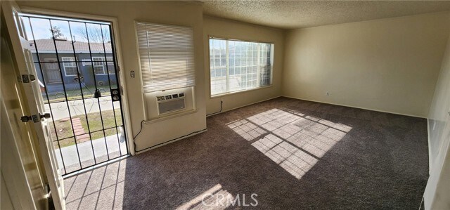 Foto del edificio - 1547 N Lugo Ave