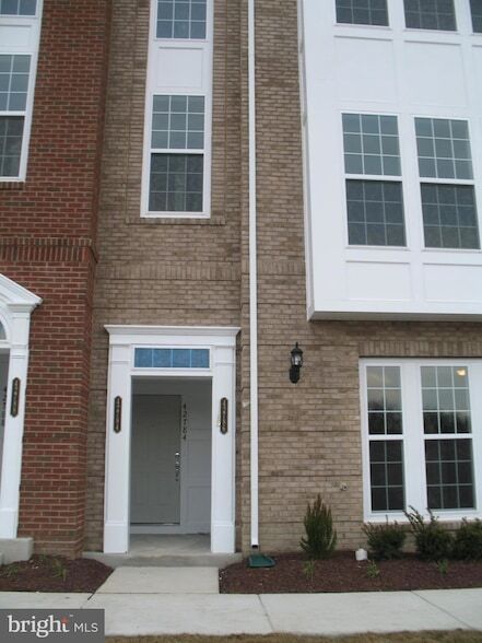 Primary Photo - 42784 Lauder Terrace