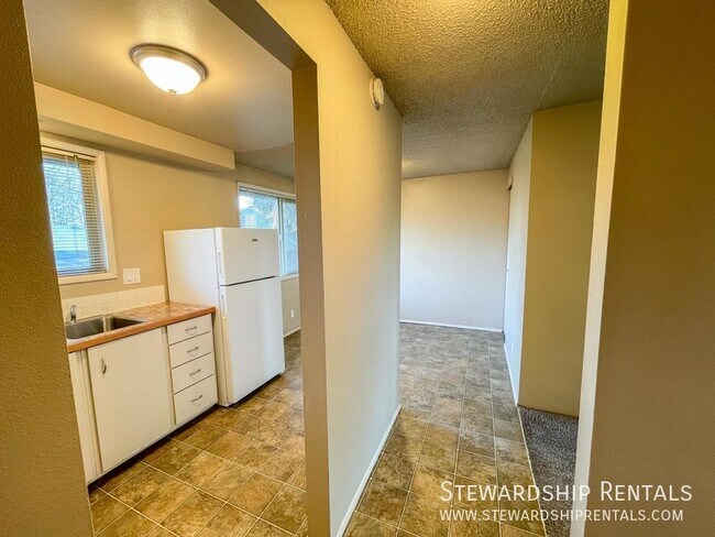 Foto del edificio - 1429 W Broadway