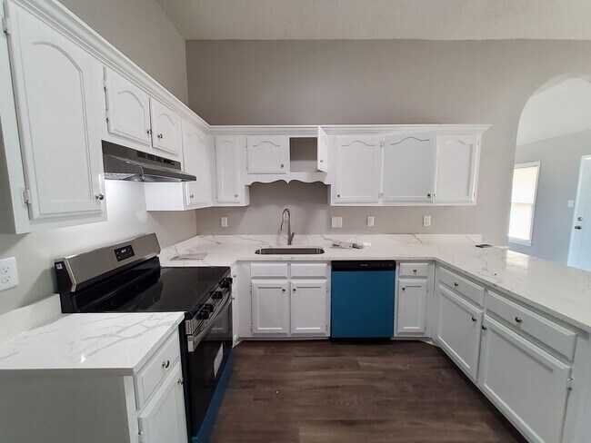 Foto del edificio - 8937 Chimneyrock Blvd.