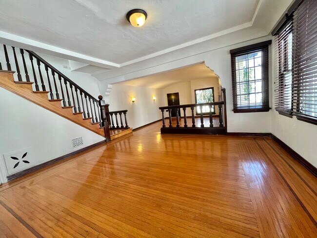Foto del edificio - 6508 W 6th St