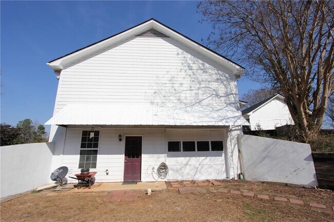 Foto del edificio - 818 Springlake Rd