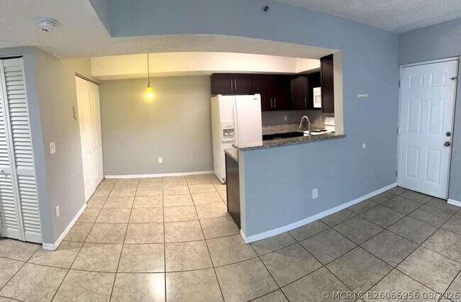 Foto del edificio - 5620 NW 61st St