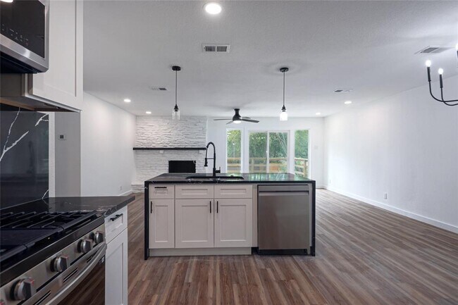 Foto del edificio - 6907 Tulane Dr