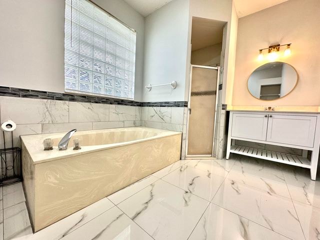 Building Photo - 1219 Baycourt Isle