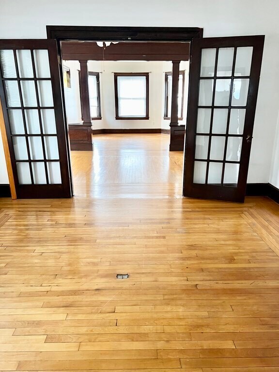 Building Photo - 15-17 Beverly St