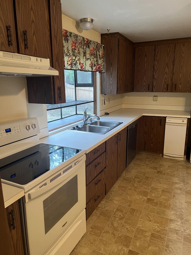 Building Photo - 4426 Holly Ln NW Building Photo - 4426 Holly Ln NW