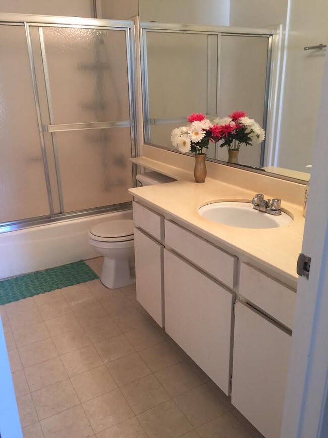Building Photo - Briarcliffe Townhomes