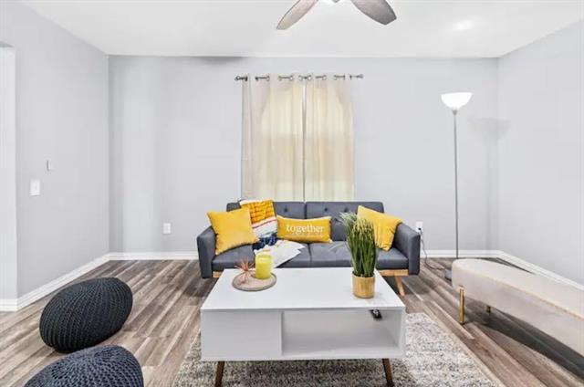 Foto del edificio - 3206 Heather Glen Dr