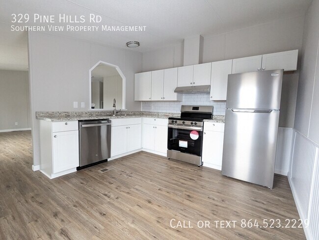 Foto del edificio - 329 Pine Hills Rd