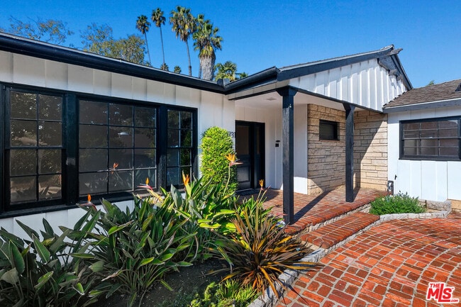Building Photo - 2731 Anchor Ave