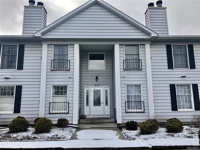 Building Photo - 670 Youngs Rd