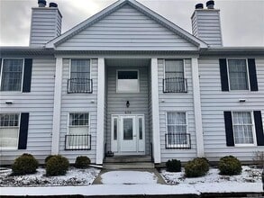 Building Photo - 670 Youngs Rd