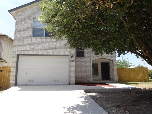 Foto principal - 8225 Laurel Bend