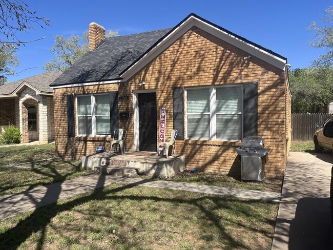 Foto del edificio - 2608 23rd St