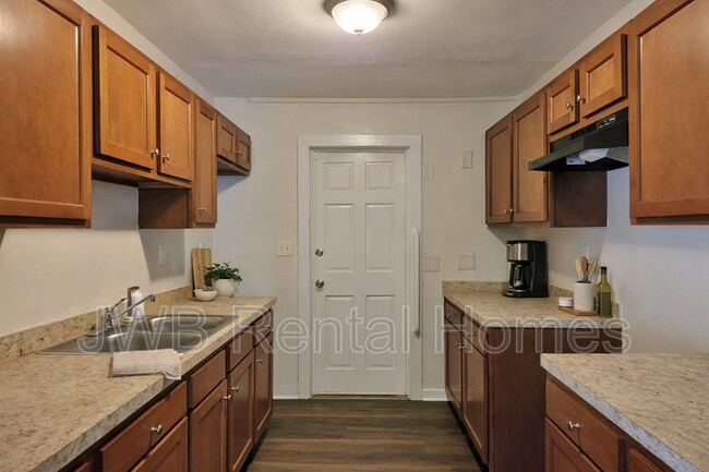 Foto del edificio - 214 Santa Barbara St