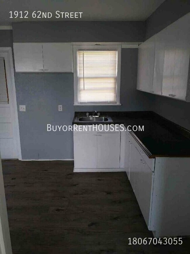 Foto del edificio - Handyman Special $99 Move in + Admin Fee /...