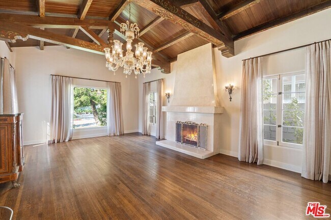Foto del edificio - 208 S Rodeo Dr