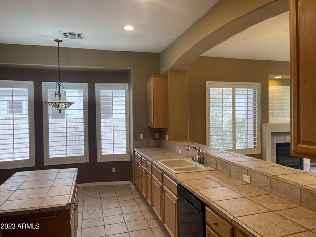 Foto del edificio - 6984 W Monona Dr