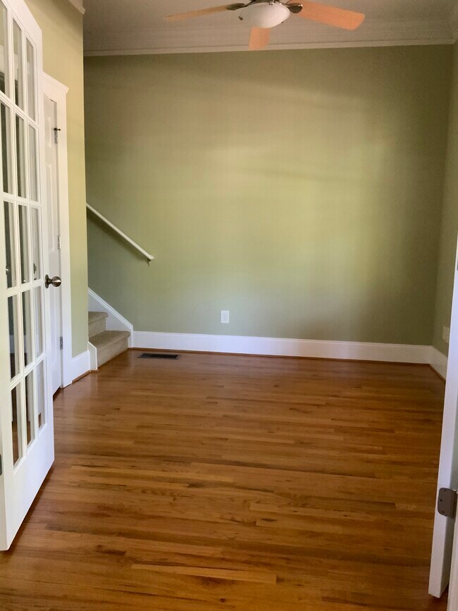 Front guest bedroom w/french doors. Great office space! - 1365 Wylie St SE