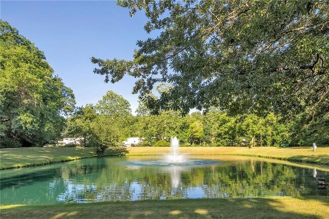 Foto del edificio - 3885 Brookside Ln