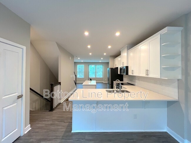 Building Photo - 528 Billingsley Rd