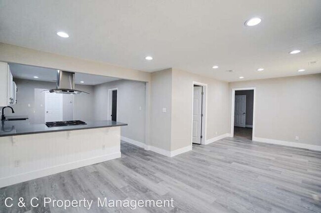 Building Photo - 3 br, 2 bath House - 2577 S 11th St.