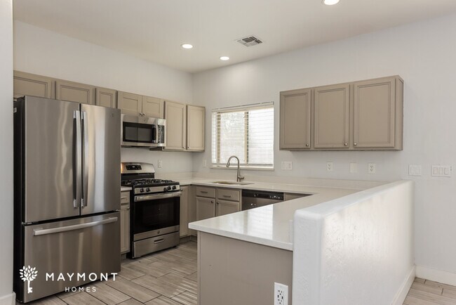 Foto del edificio - 1711 E Megan Dr