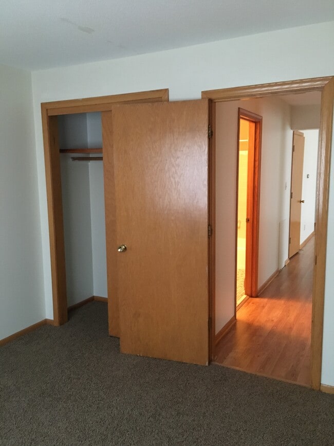 Building Photo - Prior Marshall Apartments