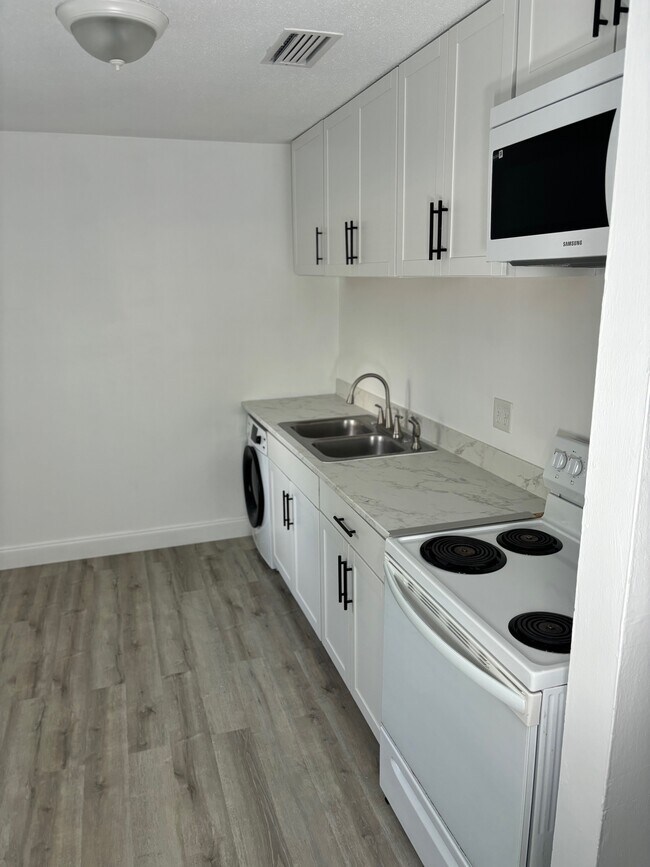 1324 Stuckey Ave, Tallahassee, FL 32310 Townhome Rentals in