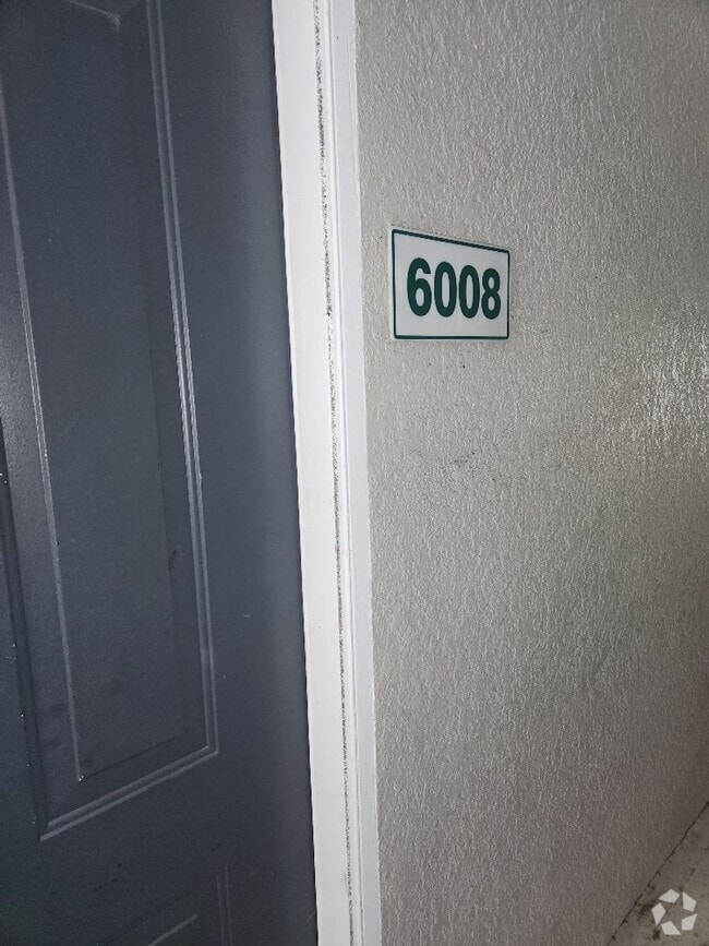Building Photo - 6008 Hemingway Cir