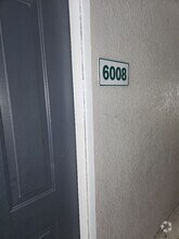 Building Photo - 6008 Hemingway Cir