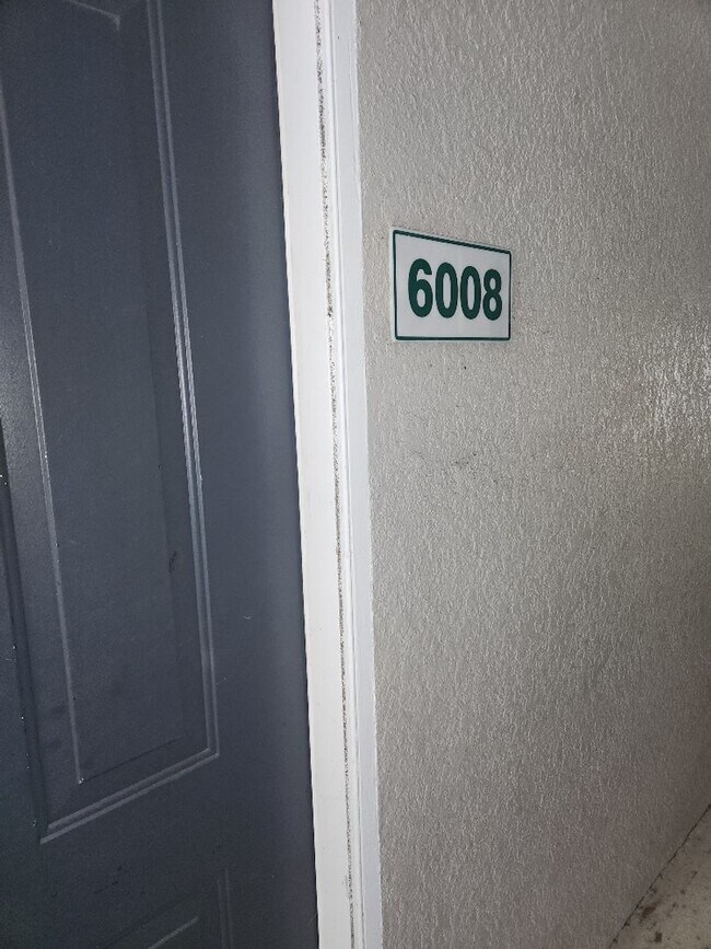 Building Photo - 6008 Hemingway Cir
