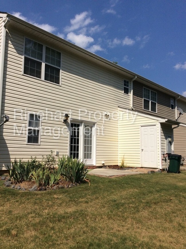 Building Photo - 8090 Kennet Ln
