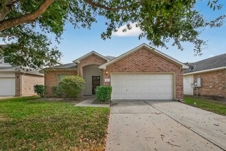 Building Photo - 926 Dracena Ct