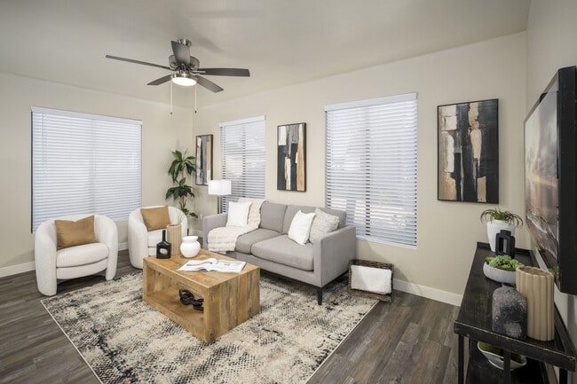 Building Photo - San Antigua In McCormick Ranch