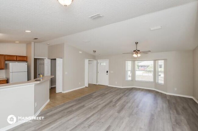 Foto del edificio - 1711 HAYWORTH CIR NW, PALM BAY, FL 32907
