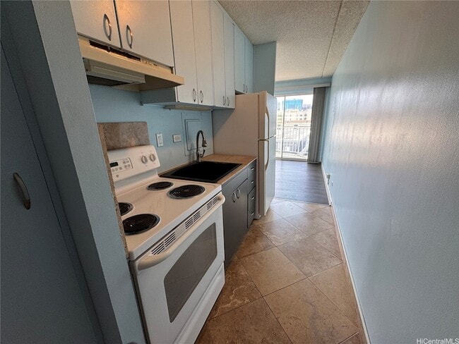 Building Photo - 710 Lunalilo St
