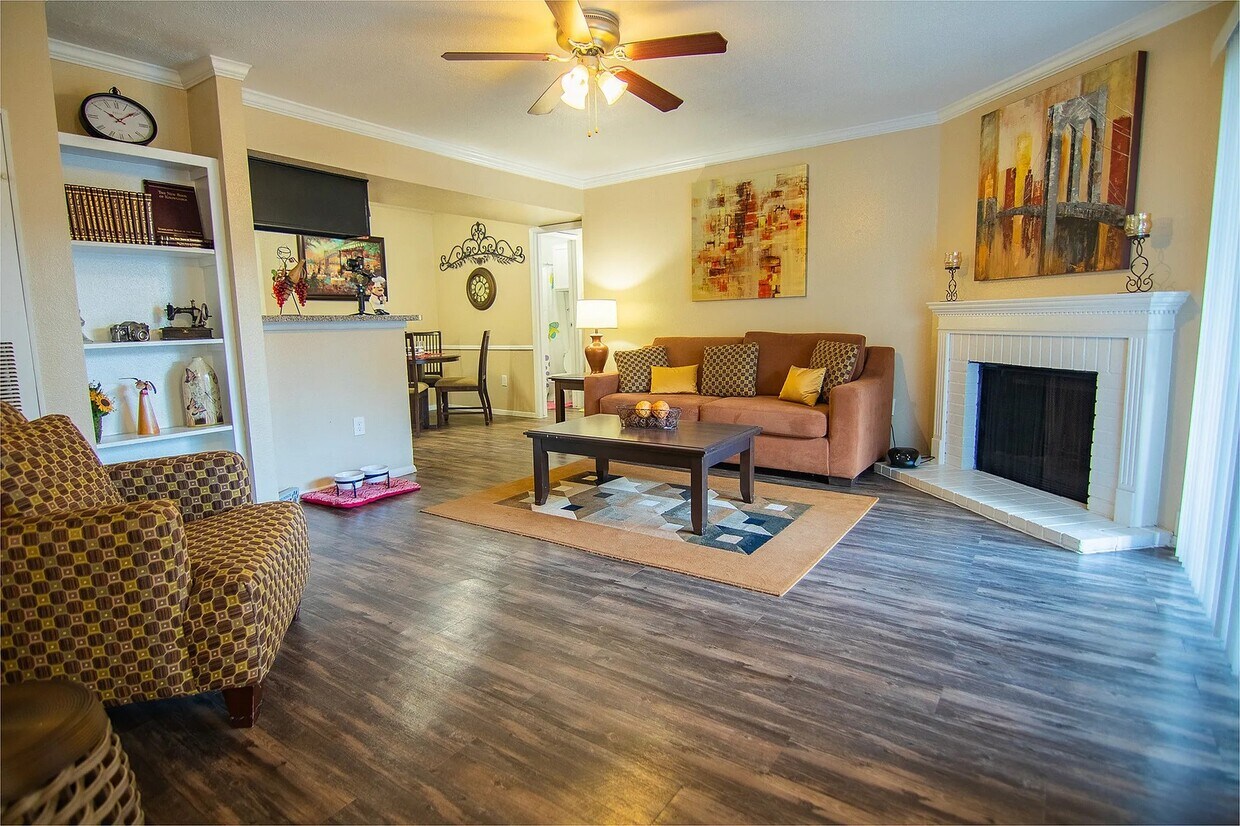 Foto principal - 1230 Farm to Market 1960 Bypass Rd E