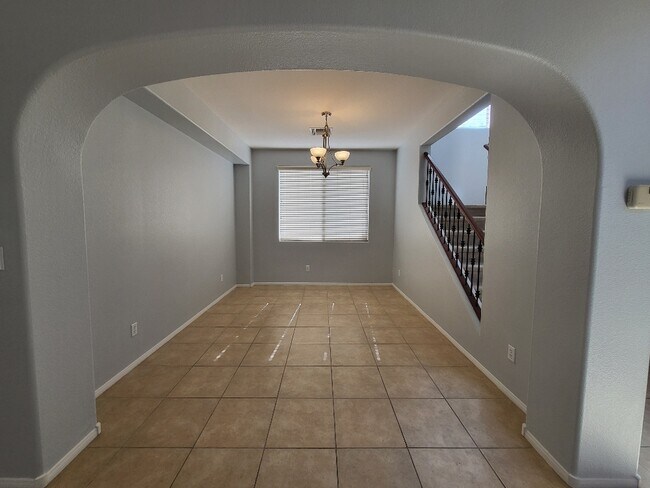 Foto del edificio - 1620 Orange Daisy Pl