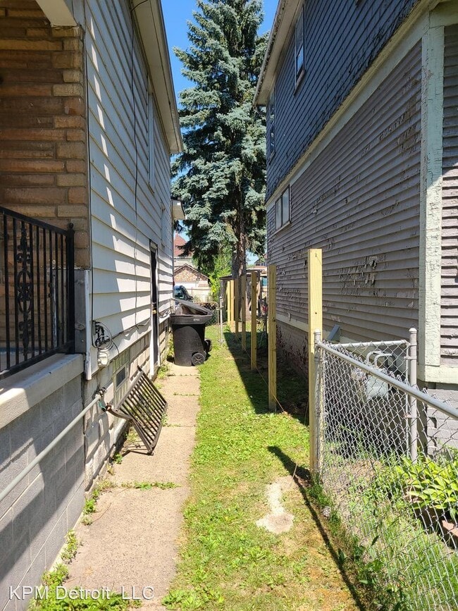 Foto del edificio - 4 br, 1 bath House - 1220 Military Street