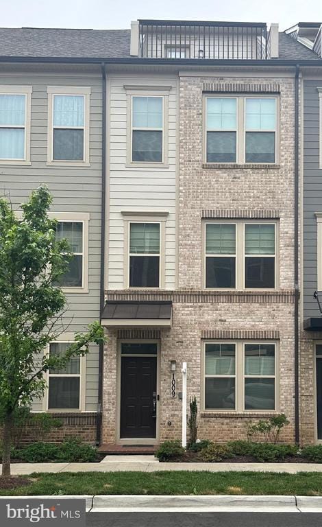Building Photo - 1005 Rockwell Ave