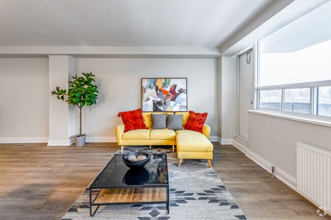 2BR, 1BA - Salon - 71 Parkwoods Village