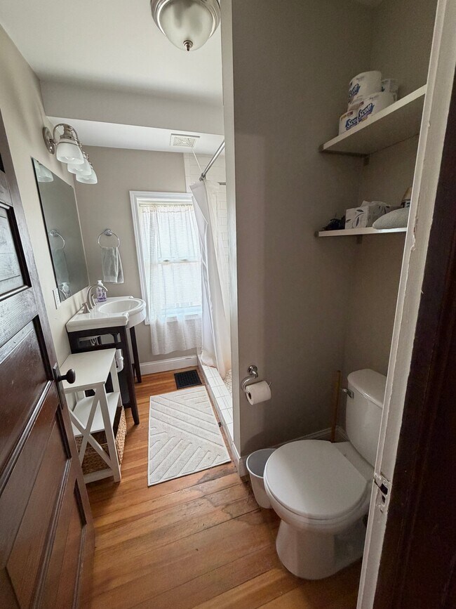 Foto del edificio - 726 1st St NW