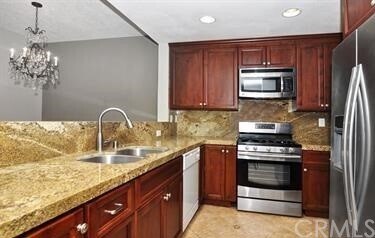 Foto del edificio - 8215 E White Oak Ridge