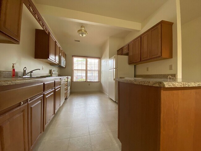 Building Photo - 106 Amber Ln
