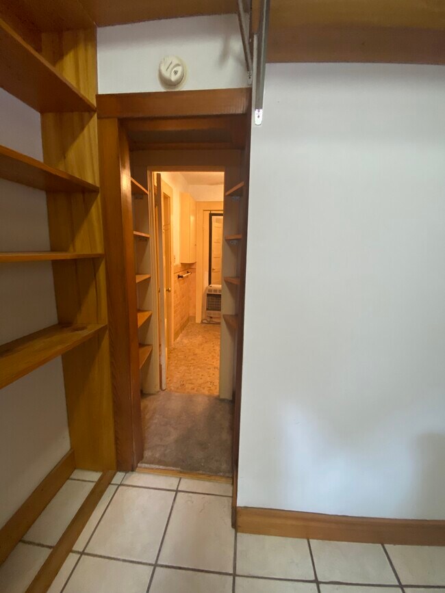 Foto del edificio - 616 NE 2nd St