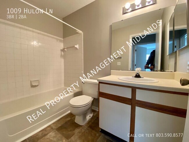 Building Photo - Welcome to Your New Home in the Beautiful ...